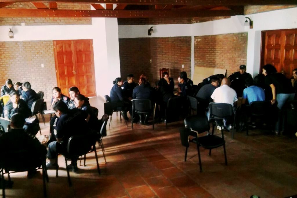 Capacitación a agentes de la Unidad Regional Nº 6