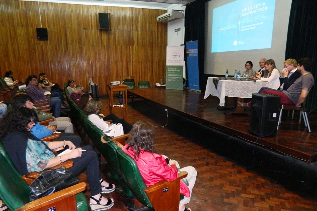 La jornada se realizó en el salón auditórium