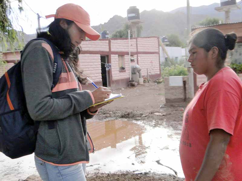 Trabajadores sociales relevan a familias afectadas por el temporal (1)