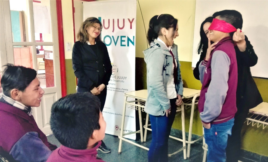 Adolescentes-del-bachillerato-17-de-San-Antonio-en-una-actividad-propuesta-del-taller-