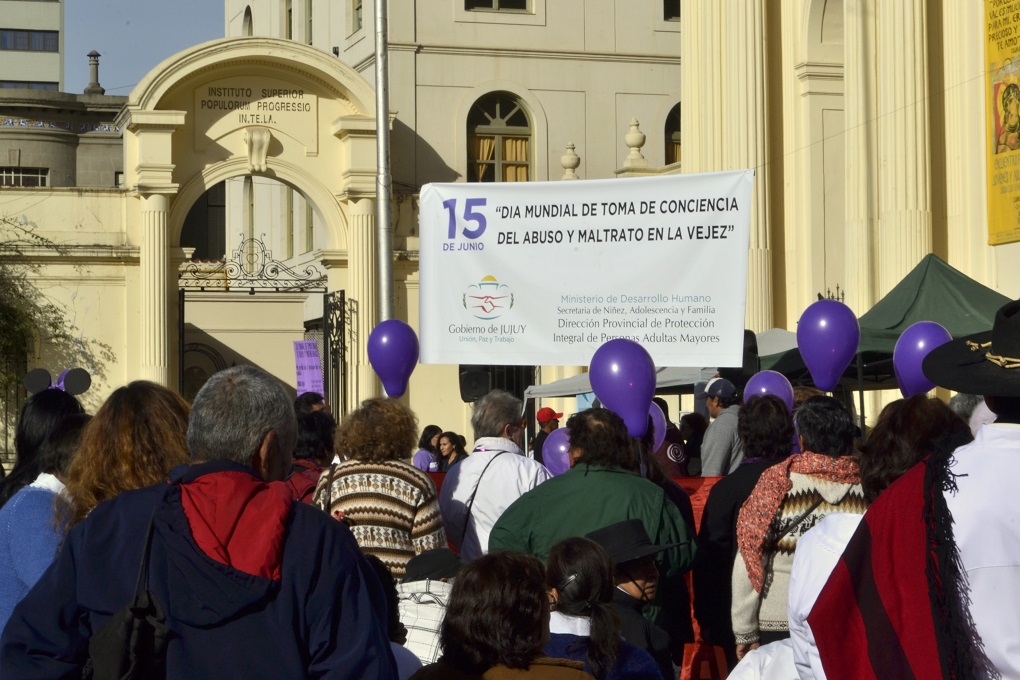 Día-Contra-el-Abuso-y-Maltrato-en-la-Vejez-Atrio-Catedral-3