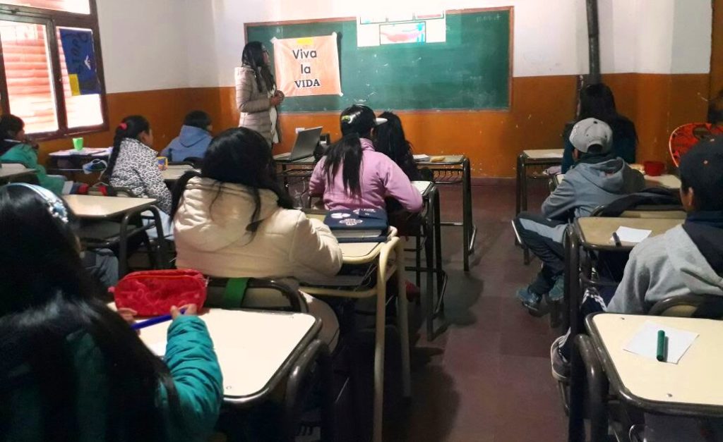 Taller sobre prevención de suicidio con estudiantes de primaria de Abra Pampa