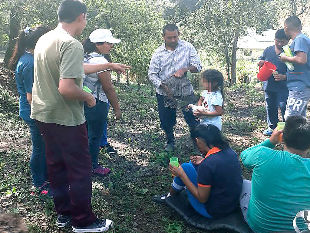 Adolescente-y-jóvenes-del-Centro-Educativo-Terapéutico-Sentir-realizaron-actividades-al-aire-libre