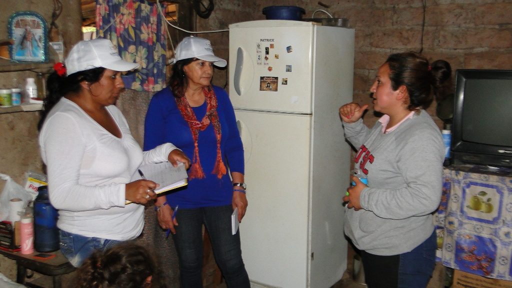 La Secretaria Marta Russo junto al equipo técnico recorrió los lugares afectados por las lluvias en Poso Cavado