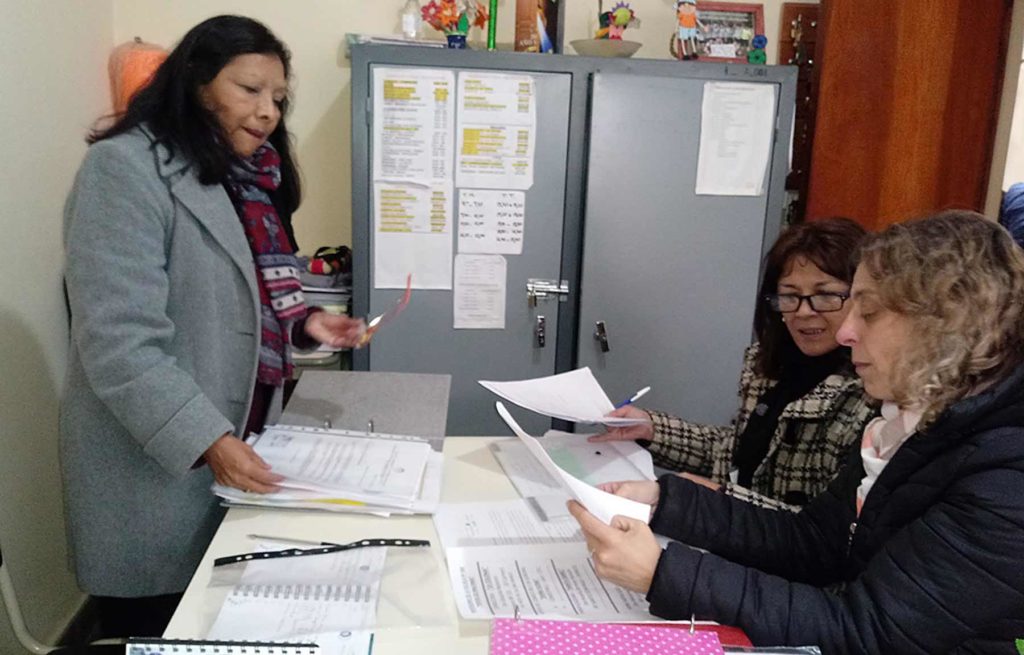 La-Directora-del-PLASONUP-verificó-la-provisión-de-alimentos-en-la-Escuela-Nº-460-de-Perico